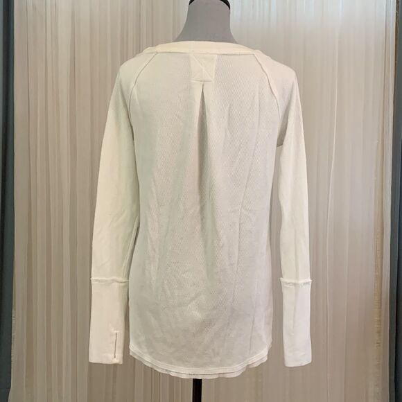 🟢3 items for $20—WE THE FREE long sleeve top wide neck curved hemline women’s XS - Picture 3 of 9
